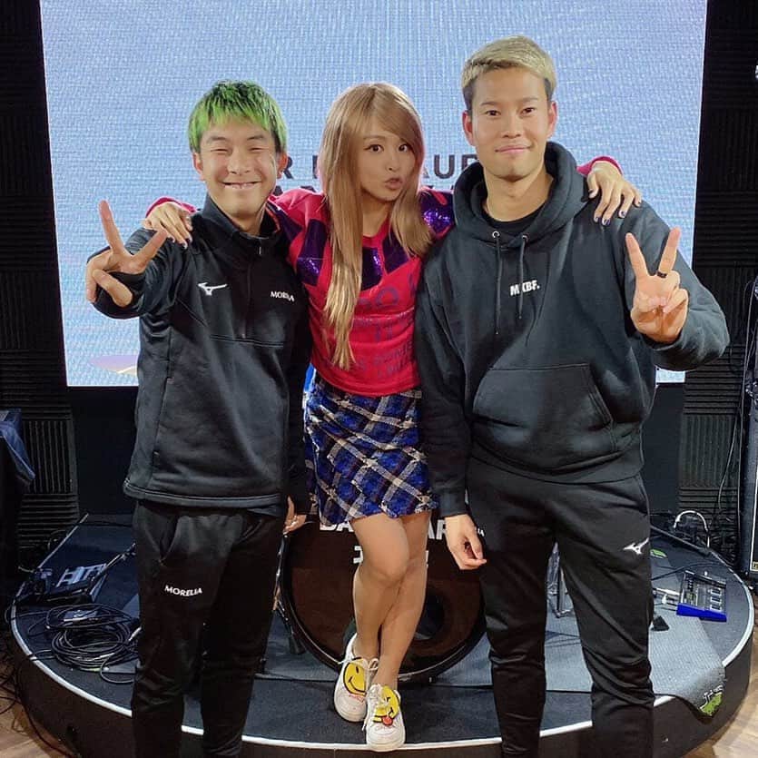 マキヒカのインスタグラム：「. . 先日は、misonoさんと YouTubeコラボさせていただきましたああ😘🌹 テレビで見てるまんまで明るく元気で面白くて楽しい撮影ができました😎 ありがとうございました😈⚡️楽しみな人RT🤨 チャンネル登録してお待ちください🦊 . . #misono さん  #撮影終わった後の写メ #俺の顔なんやねんこれ #本田せえ #滅多にせえへんピースしてる #はずい #2人共顔照れまくっとるやないの #童貞か #starryheavens #dayaftertomorrow #bankara北新地」
