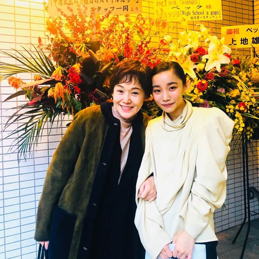 Baekのインスタグラム：「しのぶさんご来場ありがとうございます。 いつもわたしの創作活動に興味を持って応援してくださるのでその都度もっと頑張らないとと思います。 ほんとにいつもありがとうございます。 しのぶさん大好き☺️」