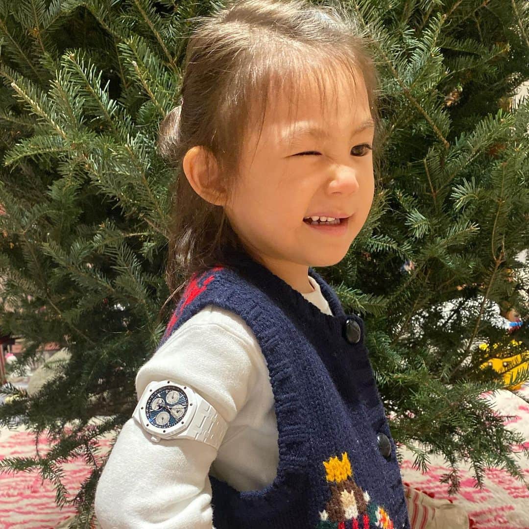 陳冠希さんのインスタグラム写真 - (陳冠希Instagram)「WHAT IS MINE .... IS HERS」12月7日 11時09分 - edisonchen