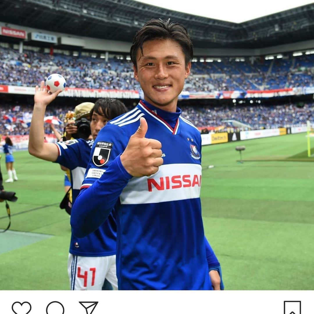 李忠成さんのインスタグラム写真 - (李忠成Instagram)「We are f-marinos family. Make a legend👑 #マリノスに関わる全ての人達へ　#💙　#⚽️ #jリーグ　#final ##yokohama #横浜fマリノス  #ファイナル」12月7日 11時46分 - tadanarilee_official