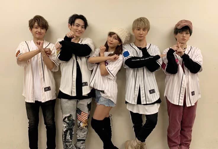 AAAさんのインスタグラム写真 - (AAAInstagram)「《AAA DOME TOUR 2019 ＋PLUS》 TOKYO 2019.12.6 AAA＋FAN=HAPPY DAY1  #AAAPLUS #素敵な笑顔ありがとう」12月7日 11時56分 - aaa_official_jp