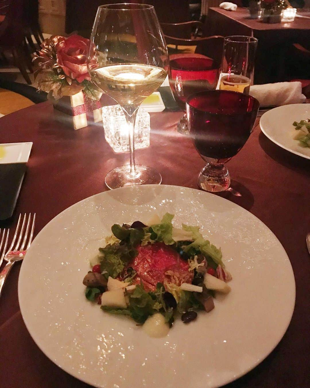 佐藤衣里子さんのインスタグラム写真 - (佐藤衣里子Instagram)「ベイコートでクリスマスディナーショー🎄🍽🎅💞 ステキな時間でした❤️ #ベイコート#ozio#クリスマスディナー#ディナーショー#happybirthday#family」12月7日 12時03分 - eriko0625