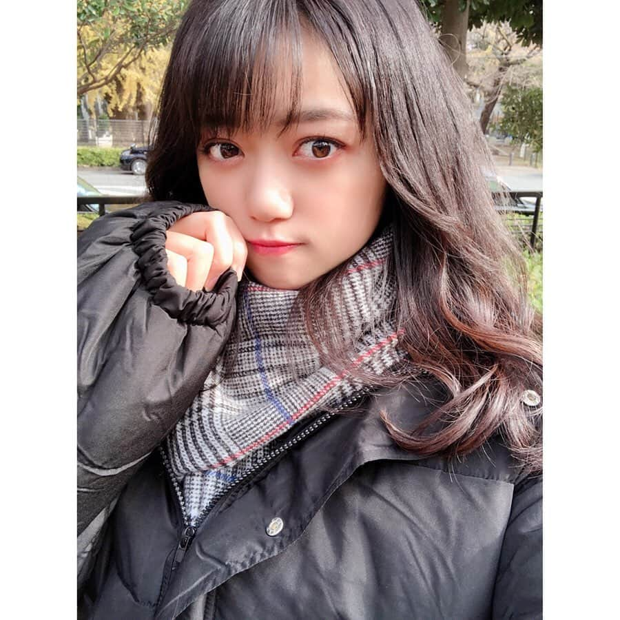 吉川茉優さんのインスタグラム写真 - (吉川茉優Instagram)「マフラーあったかい🧣mayu.♡ ＊ ＊ ＊ #selfie #セルフィー #マフラー #マフラー女子 #hitchhikemarket #冬 #冬コーデ #雪 #寒いの苦手 #instagood #instalike」12月7日 12時20分 - mayu_yoshikawa_uug2ki