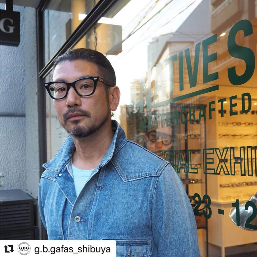 Fridge Homeさんのインスタグラム写真 - (Fridge HomeInstagram)「・ 『愛用品』  弊社代表の愛用眼鏡です👓  いい感じに写真も撮っていただき  ありがとうございました😊  ぜひお店にも足を運んでみてください〜  かっこいいですよ！！ ・  #エフリッジホーム #眼鏡 #gbgcustomer  #nativesons  #gbgafas #eyewear #sunglasses #渋谷 #原宿 #表参道 #キャットストリート」12月7日 12時23分 - fridge_home