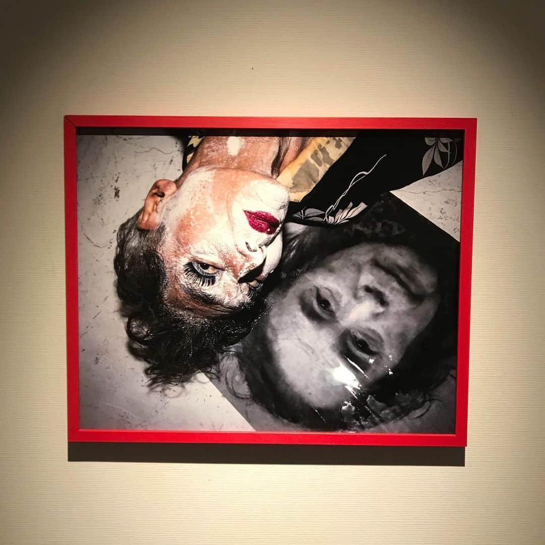 佐野史郎のインスタグラム：「銀座　弥栄画廊 加納典明・四谷シモン https://www.yasakag.net/ 容赦ない方々の眼差しに、こちらが試されるような時間。」