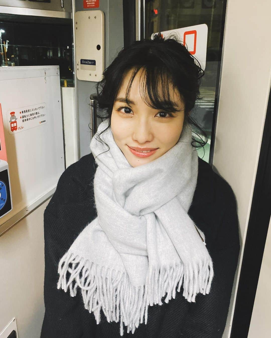 今野杏南さんのインスタグラム写真 - (今野杏南Instagram)「* 今日寒すぎないかい☃️ 昨日も寒くて、急遽買ったマフラー🧣 とても暖かい☺️☺️」12月7日 13時32分 - anna_konno0615