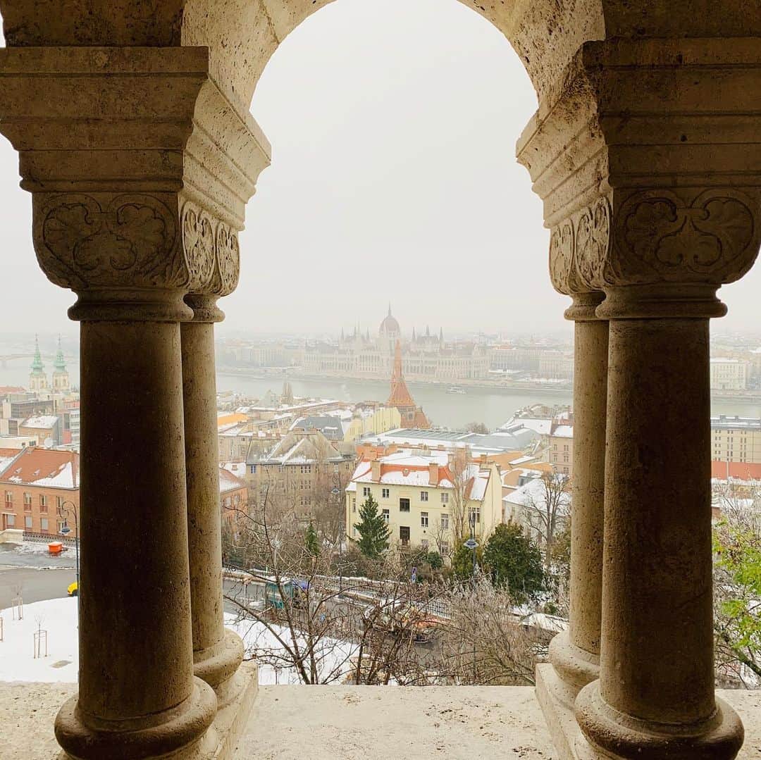 斎藤陽介のインスタグラム：「It was the perfect location for a mindful recharge of the heart,body,mind,and soul #Budapest#ブダペスト#Hungary#ハンガリー#hellohungary #travel#instatravel#travelgram#likesforlikes#l4l#followforfollow#f4f#instalikes#photoofthefay#igbudapest#europe_vacations#travel_overtheworld#europe#citybestviews#photography#bestplacetogo#love」