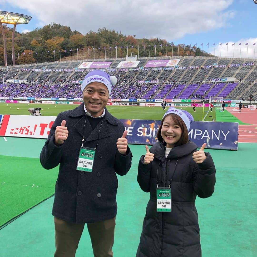 有田優理香さんのインスタグラム写真 - (有田優理香Instagram)「サンタさん、クリスマスプレゼントは勝点3が欲しいです🎁 これから後半！！ #sanfrecce #最終戦 #吉田安孝 さん」12月7日 15時03分 - yurikaa0624