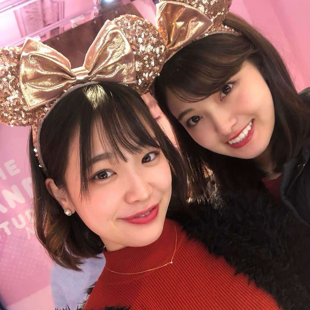 遠野愛のインスタグラム：「ほりあおい🐹 エスガール💎のリーダーと！ 2.3枚目、全力の笑顔😂 今回のディズニーたくさん写真とったからたくさん載せちゃお〜  #ディズニーランド #disneyland #爆笑」