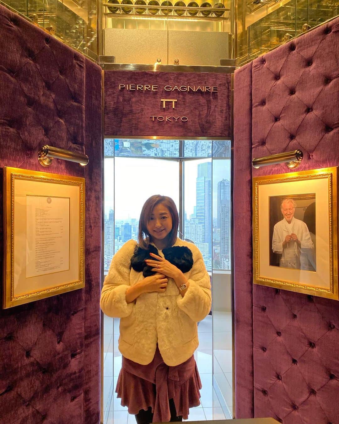 江辺香織さんのインスタグラム写真 - (江辺香織Instagram)「パープルな店内が素敵💖  #そしてこれからビリヤード #🎱 #💖 #pierregagnaire」12月7日 15時24分 - kaori.ebe