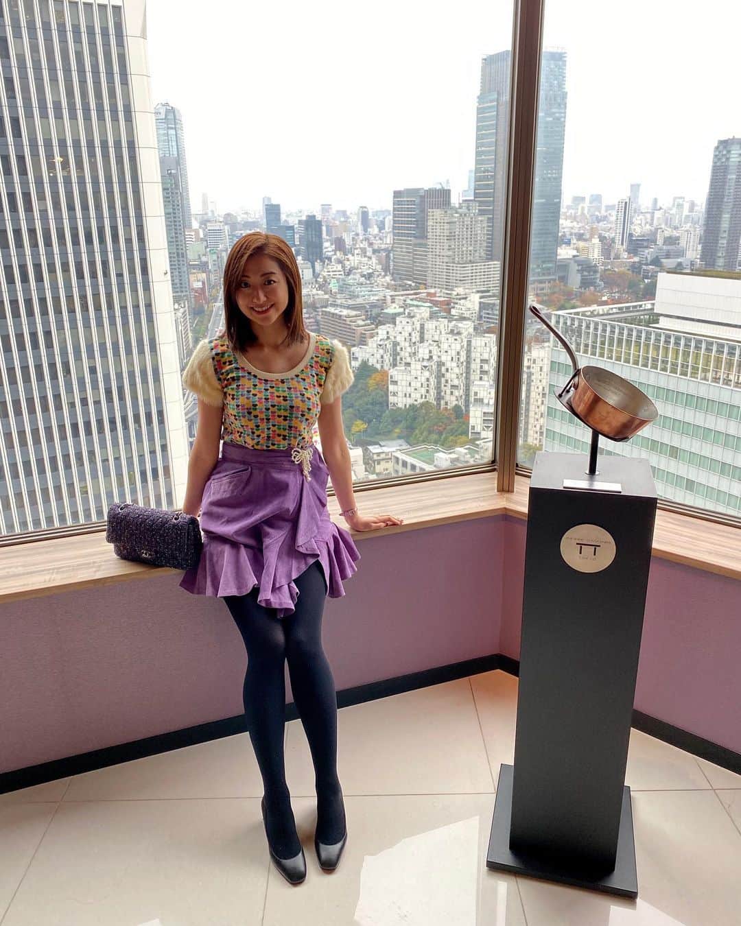江辺香織さんのインスタグラム写真 - (江辺香織Instagram)「パープルな店内が素敵💖  #そしてこれからビリヤード #🎱 #💖 #pierregagnaire」12月7日 15時24分 - kaori.ebe
