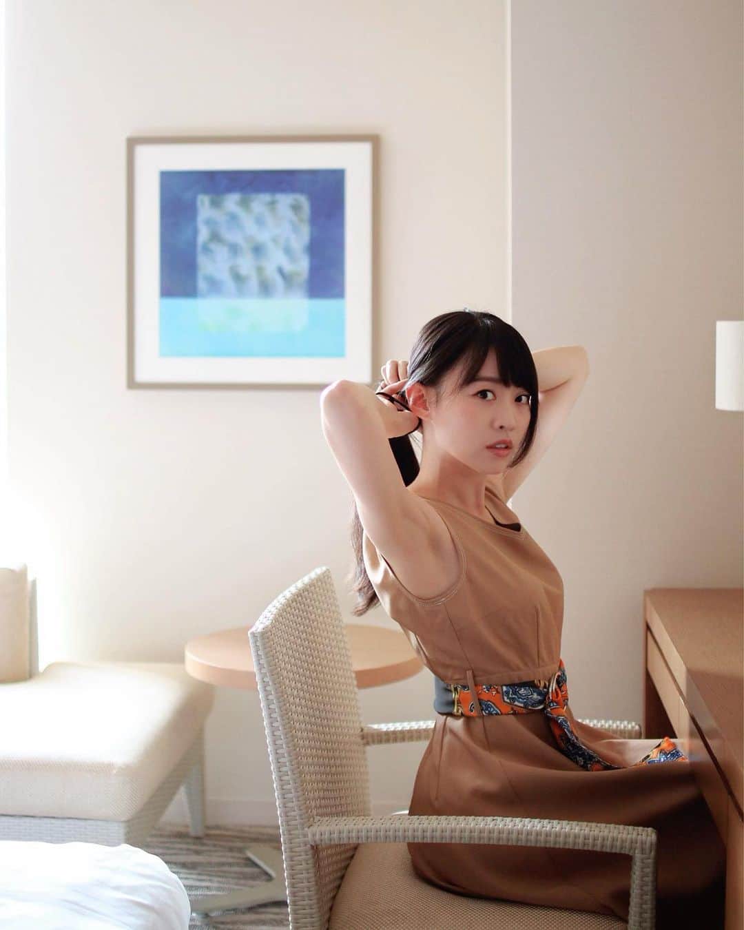 千倉里菜さんのインスタグラム写真 - (千倉里菜Instagram)「休憩中🍰 . 今日は朝からずっと外だったけど ほんと今日は外寒いね〜〜〜🥺❄️ . . １日お仕事がんばろうね☺️🎶 . . . @akira.photographer  _ #実写 #ポートレート #作品撮り #portrait #portraits #portraitphotography #photo_jpn #photography #portraitmodel #japanesemodel #portrait_shots #model #actress #東京 #tokyo #徳島 #tokushima #instadaily #instalike #likeforlikes #likeforfollow #hotel #家具 #furniture #furnituredesign #照明 #lighting #interior #interiordesign #インテリア」12月7日 15時51分 - rina_amatsuma