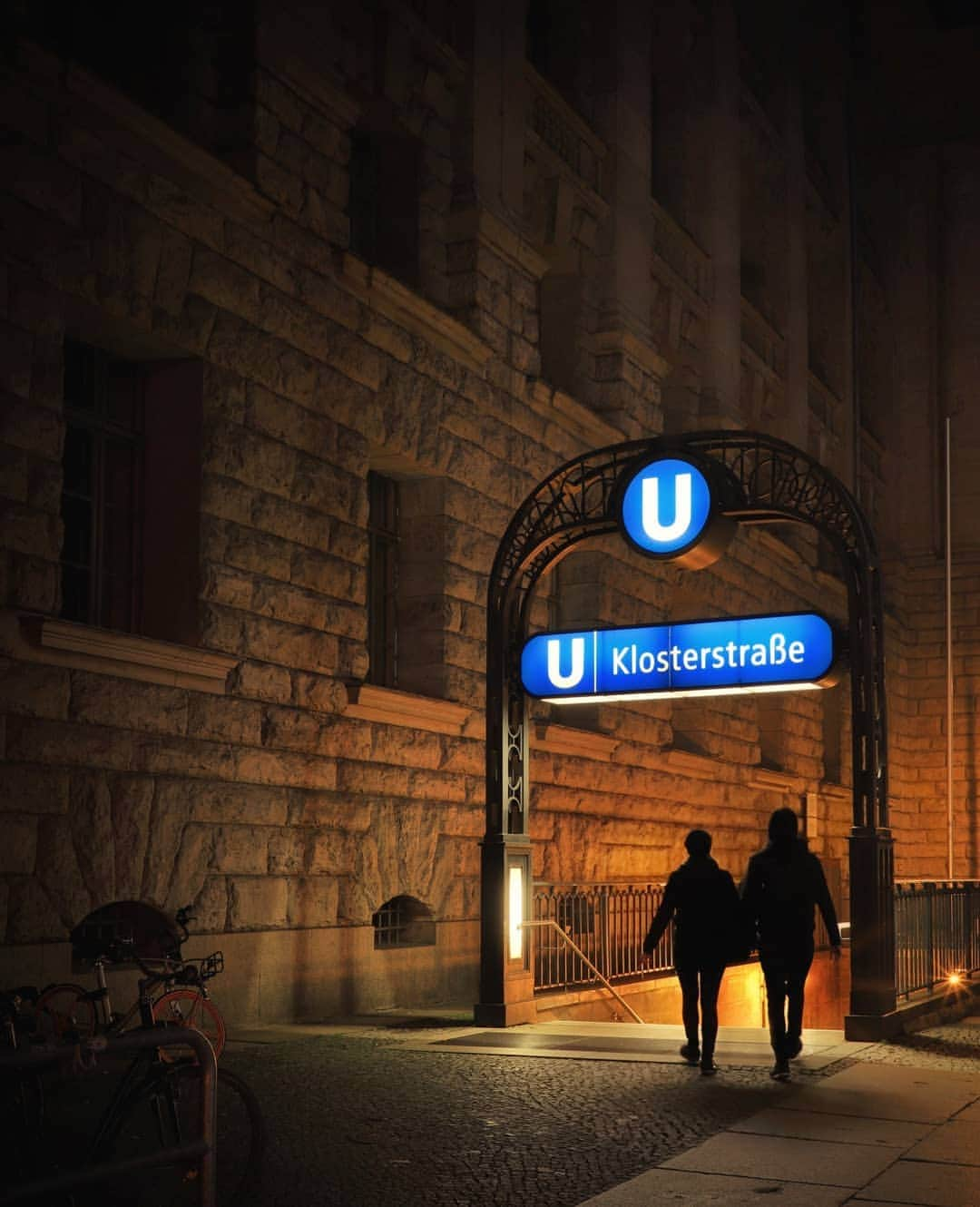 Rich McCorさんのインスタグラム写真 - (Rich McCorInstagram)「AD| I'm in Germany this week exploring the vibrant metropolis that is Berlin. Here's a few snaps from my first night out in the city starting with a re-imagined S-Bahn sign, a long exposure of the Oberbaum Bridge & a photo of the Klosterstaße U-Bahn. Loads more snaps to come from the city over the coming week #GermanySimplyInspiring #CreativeGermany #Berlin @GermanyTourism」12月8日 3時11分 - paperboyo