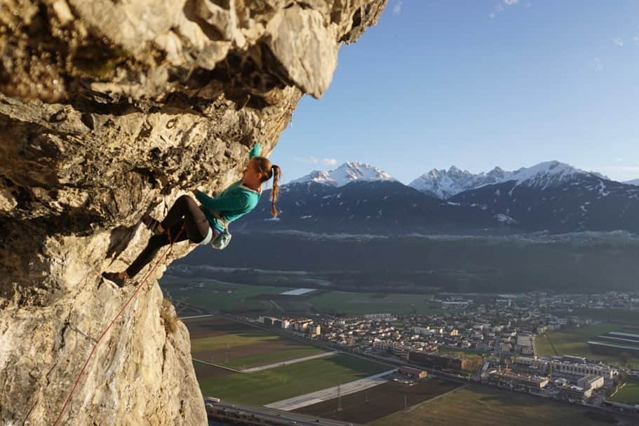 ユリア・フィシェルさんのインスタグラム写真 - (ユリア・フィシェルInstagram)「5th try of the day. Saying "I'll just climb to the 2nd draw to get my fingers warm". At the 2nd draw thinking "holy shit those crimps already hurt I'll just continue climbing". In the middle of the crux Z-clipping. Eva yelling at me to unclip.  Unclipping, clipping, continue climbing. Somehow ending up at the top without falling 😅 Glad I finally put this one down 😄 Go-tic (8a+) - probably my biggest nemesis route ever 😅✅ Thanks @matthias.bader and @eva_hammelmueller for the pics and the endless psyche 🙌」12月8日 2時05分 - julia_fiser