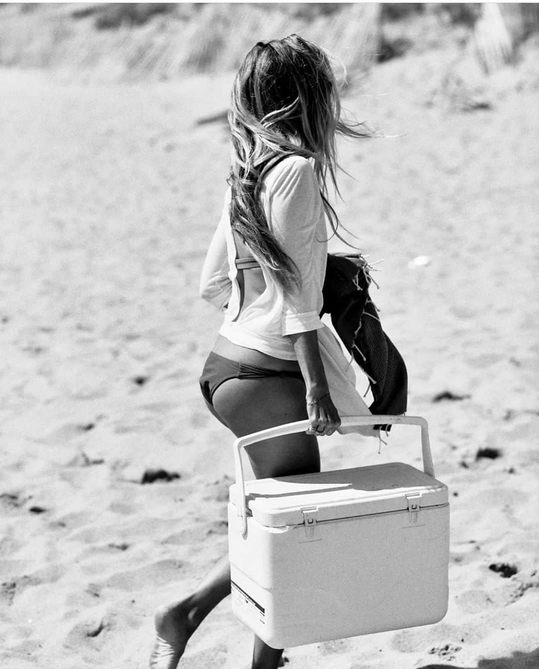 レイラニ・ビショップのインスタグラム：「Saturday 🌝 ..Amagansett Summers with @jessie_rudin and @scottrudin ❣️📸 ..one day kinda far off ..😊」
