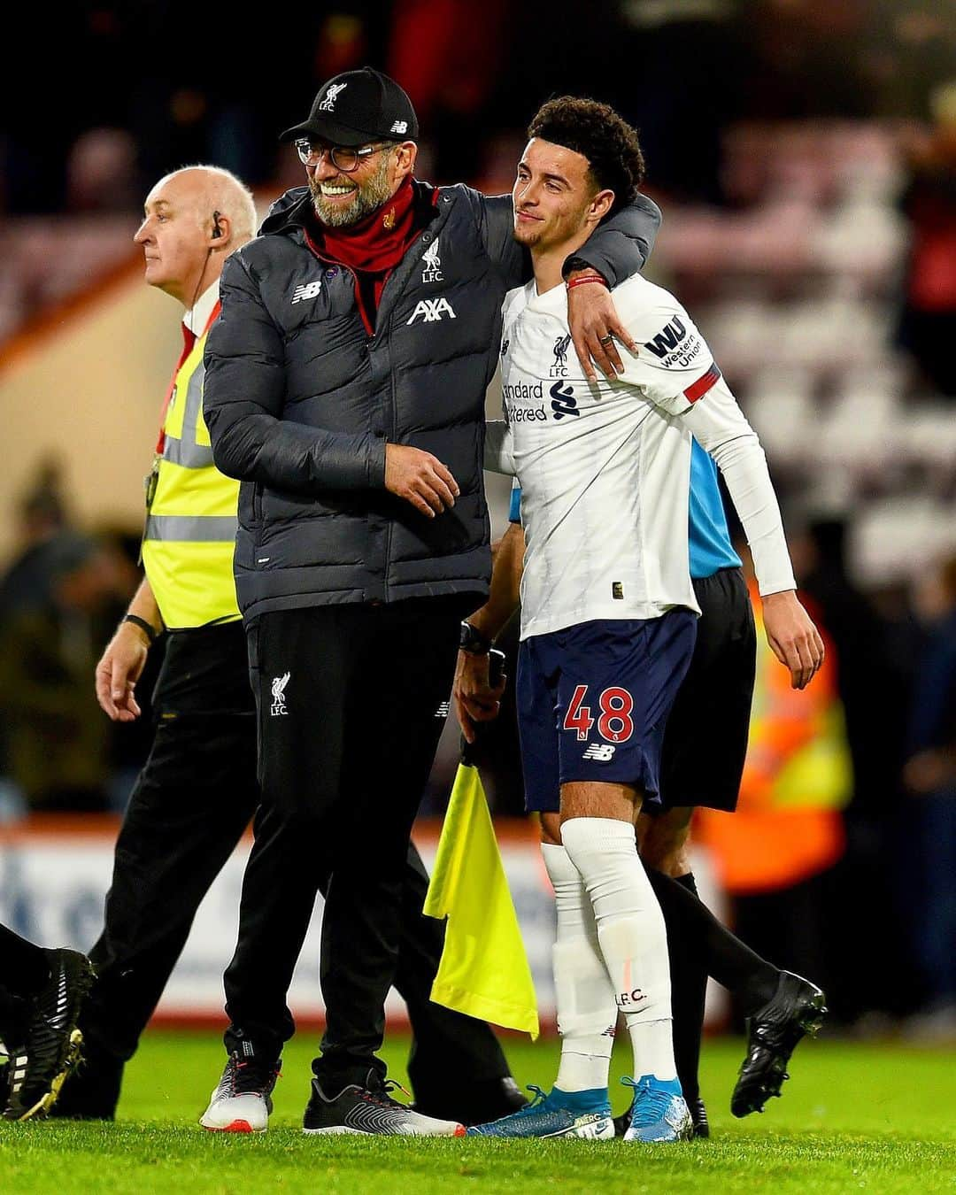 リヴァプールFCさんのインスタグラム写真 - (リヴァプールFCInstagram)「From U9s to the first team 💫 A day to remember for @curtisjr 🔴 Scouser ❤️ #LFC #Liverpool #LiverpoolFC」12月8日 2時42分 - liverpoolfc