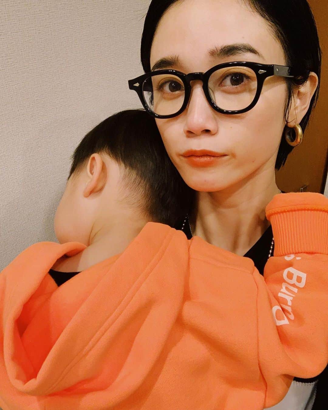 のインスタグラム：「平日は常にバタバタしてるので 週末のはじまりは 遅めのスタートな週末😎 でも、またこんな時間に 昼寝してしまった🤦🏻‍♀️ #Saturday」