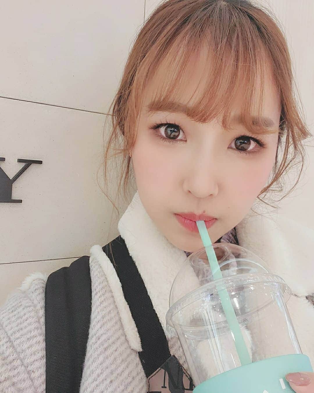 佐藤夏希のインスタグラム：「韓国はおいしいものがたくさんあって最高すぎる😋❤️ 一年に何回も行くけど何回行っても楽しい♡♡ また明日から頑張ろうー♡って思ったけど明日は日曜日😂💓 ゆっくりして月曜日からまた頑張ります（笑） * * * * * #1歳 #生後20ヶ月 #家族旅行#ママ#ママリ#コドモノ  #babystagram #mamastagram #mamanoko #babyboy#子連れ海外旅行#成長記録 # #ママスタグラム #親バカ#親バカ部#kids#子連れ旅行#ベビー#3月生まれ#ベビリトル#子連れ海外 #コドモダカラ #ママchan#韓国#韓国旅行#子連れ韓国」
