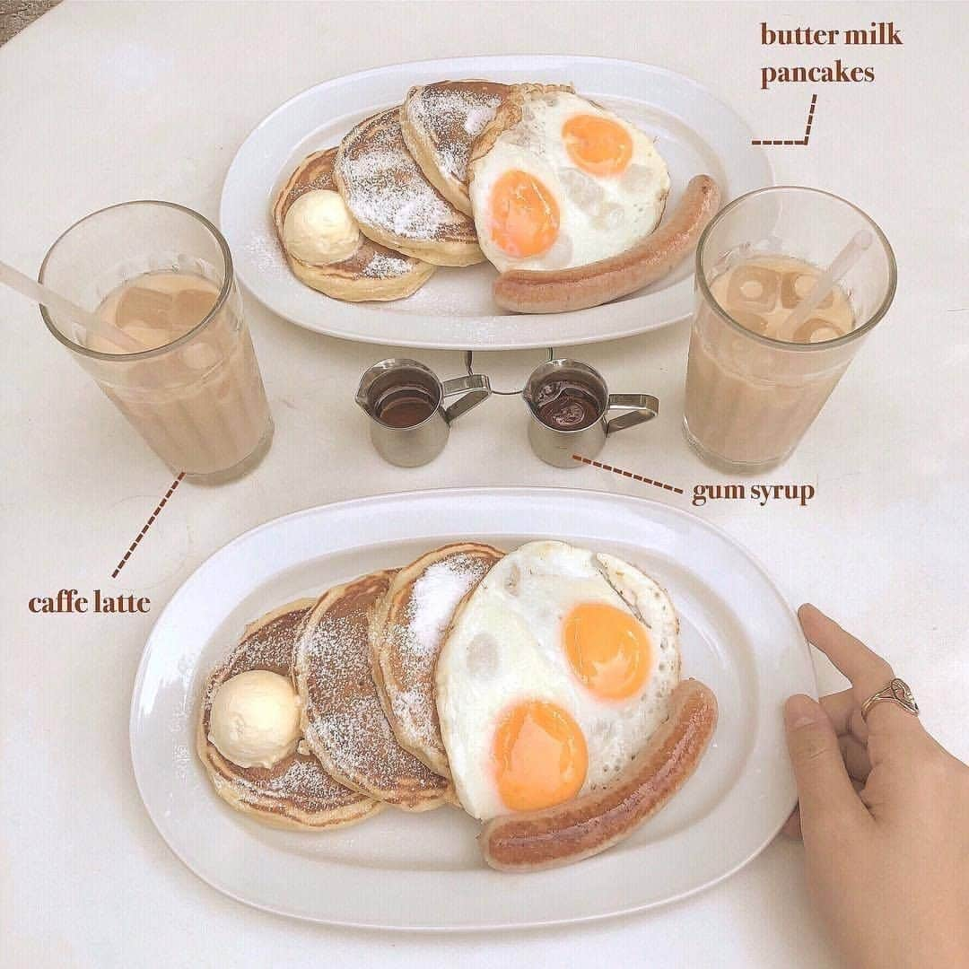 SUCLEさんのインスタグラム写真 - (SUCLEInstagram)「crisscross  理想のモーニングでおしゃれな一日のスタート🍳  こちらは表参道にある "crisscross"  まるで海外のようなモーニングメニューは オーバル型のお皿に盛り付けられてて テンション上がること間違いなし👀  ぜひ足を運んでみてください♪  バターミルクパンケーキ　 ソーセージ/フライドエッグ…¥1,400  photo by @chi_x_x_x Sucle のBASEにて、Sucleオリジナル巾着ポーチを販売中✨  プロフィールのURLかストーリーズのURLからジャンプできるので、ぜひチェックしてみてください👀  @sucle_ では紹介する写真を募集中👧🏻﻿﻿ ﻿﻿﻿﻿ ﻿﻿﻿﻿﻿﻿﻿﻿﻿﻿﻿﻿ タグ付けやハッシュタグをつけてくれた投稿からもピックアップした写真をリポストしています！﻿﻿﻿﻿﻿﻿﻿﻿﻿﻿﻿﻿﻿ #sucle をつける か このアカウントをタグ付けして投稿してね📸  #クリスクロス #crisscross #おしゃれ #カフェ #人気 #話題 #インスタ映え #インスタスポット #フォトジェニック #photo #morning #スイーツ #甘いもの #カフェ巡り #カフェ巡り大好きな人と繋がりたい #おいしい #グルメ #モーニング #表参道カフェ #原宿カフェ #青山カフェ #おしゃれさんと繋がりたい #写真大好きな人と繋がりたい #パンケーキ #カメラ女子 #ごはん #映え #フライドエッグ　#目玉焼き」12月7日 19時00分 - sucle_