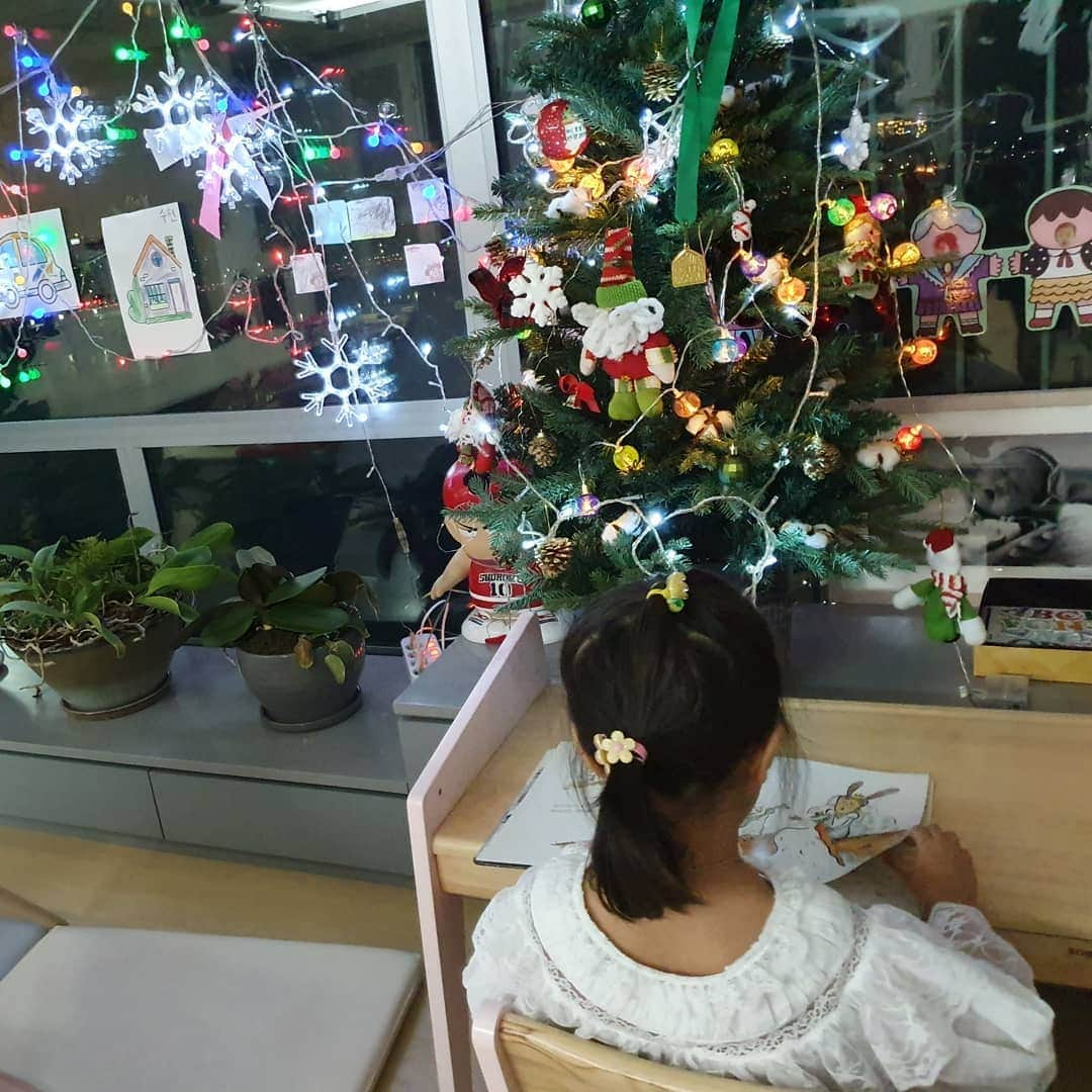 アン・ジェウクさんのインスタグラム写真 - (アン・ジェウクInstagram)「#christmas#tree#수현이와함께#미리#merrychristmas #^^~❤❤❤🥰😍😘」12月7日 19時08分 - steelajw6796