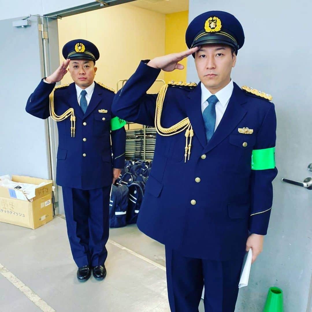 長田庄平のインスタグラム：「一日署長務めさせて頂きました  #警察 #千葉西警察署一日署長  #敬礼 #千葉」