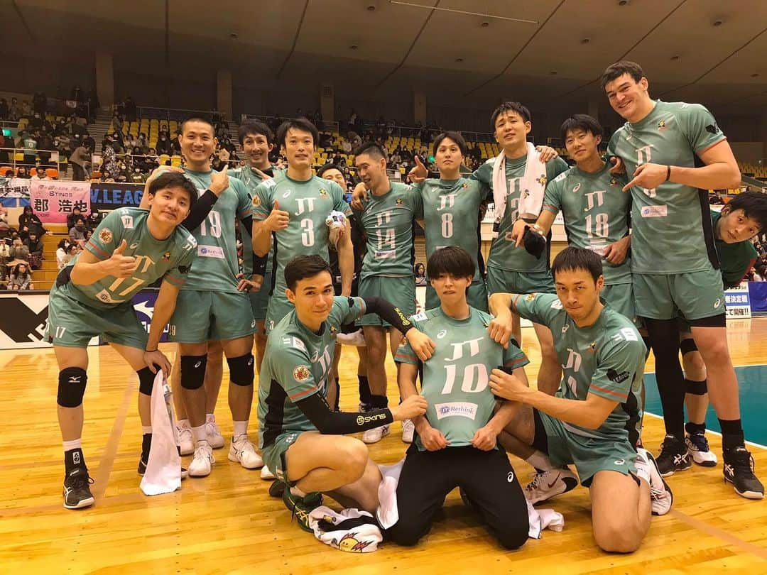 小野寺太志さんのインスタグラム写真 - (小野寺太志Instagram)「… vs VC長野 3-0 WIN !!! 寒い中、たくさんの熱い応援 ありがとうございます🙃 #1207 #10勝目 #jtthunders #JTサンダーズ広島 #Vリーグはバレーだよ」12月7日 19時29分 - taishi.o