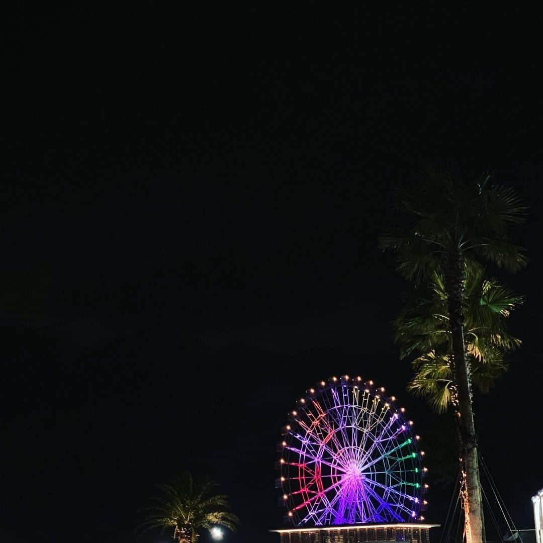 染谷俊のインスタグラム：「豪徳寺。歌えば尊し。。ありがとう。 たくさんの歌を聴いてもらった。。 歩いてきた足跡のような歌。 今刻んでる足跡のような歌。 窓からは列車の明かりが見えて、 階段からは空が近かったライブハウスカフェ。。 凍えそうな冬の夜にみんなと集まって歌を奏で、感じあえる夜は、あたたかかった。。 あぁ、うたうたいだなぁと幸せな気持ちにもなった。 本当にありがとう。 歌えば尊しツアーとしては、最後の東京の夜。 焼きついた。。。 ツアーの最後の告知がもうすぐ出るけれど、歌えば尊しツアーは、昨夜が幕を閉じて、あと3公演になった。 ひとつひとつ大切に生きようと思います。  明日は、銀座の夜の街なかで、歌うよ。」