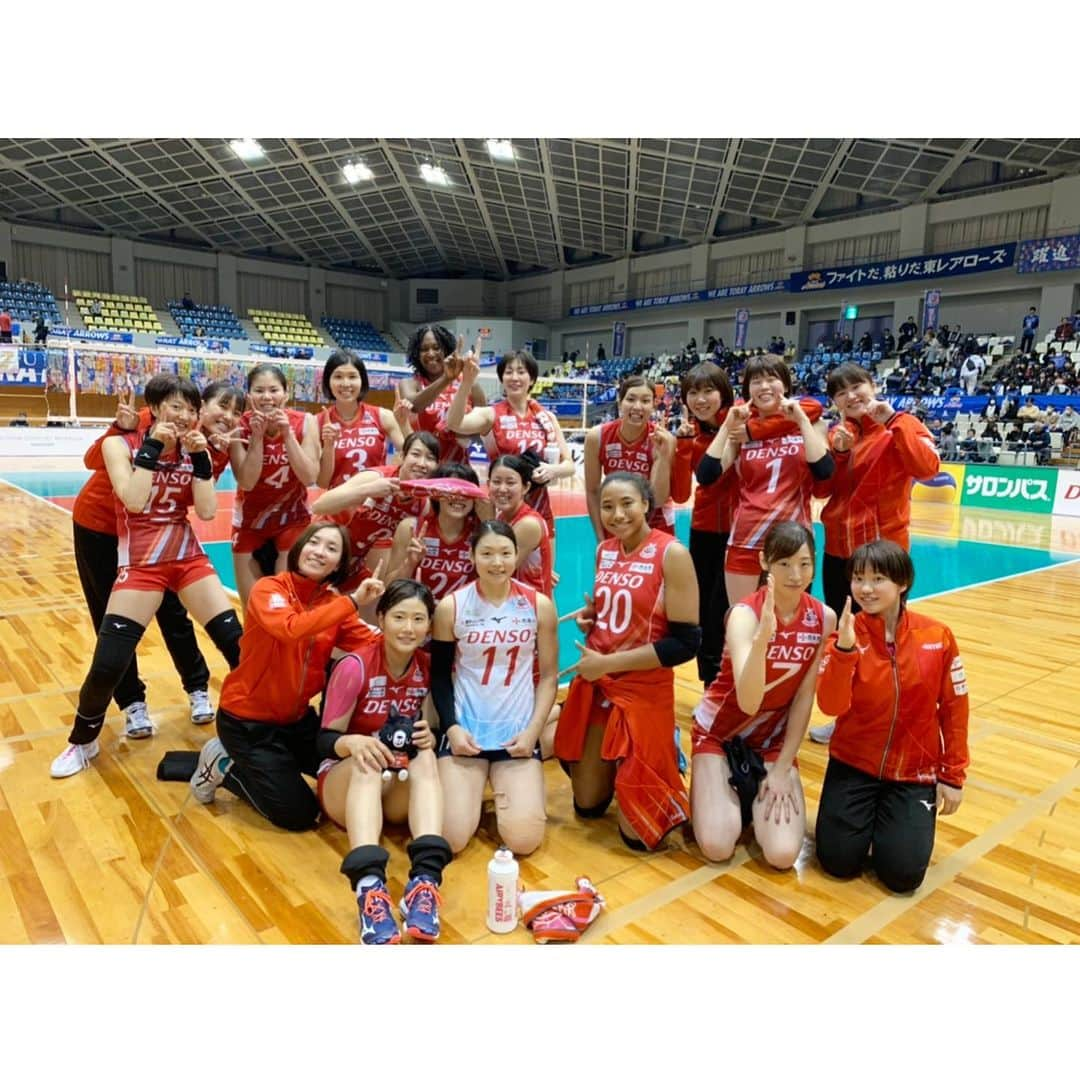 早坂梢依さんのインスタグラム写真 - (早坂梢依Instagram)「11勝目☝️☝️ 今日でファイナル8進出決定しました！ 明日も頑張ります😤 応援よろしくお願いします🐝❤️ . #densoairybees  #pfuブルーキャッツ  #Vリーグ #Vリーグはバレーだよ #volleyball #20191207」12月7日 19時53分 - kozue_hayasaka