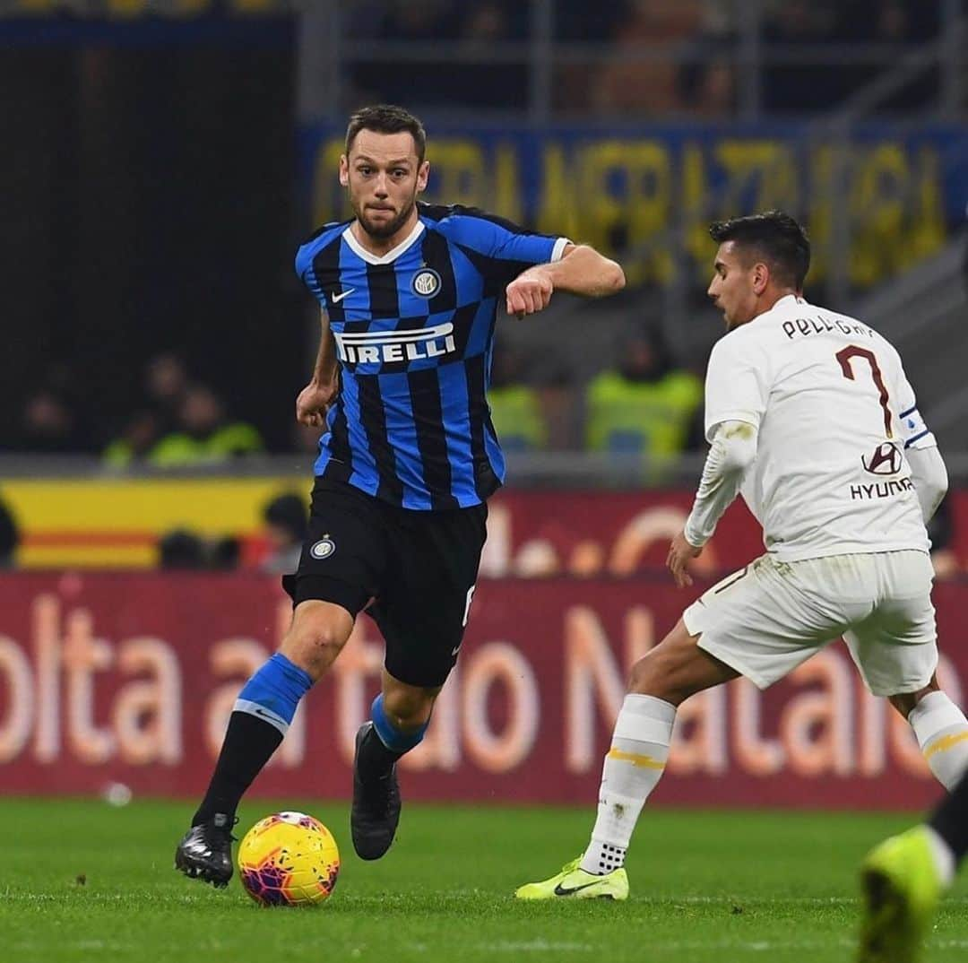 ステファン・デ・フライさんのインスタグラム写真 - (ステファン・デ・フライInstagram)「Buona prestazione ma peccato per il pareggio⚫️🔵 #INTERroma #0-0」12月7日 20時11分 - stefandevrij