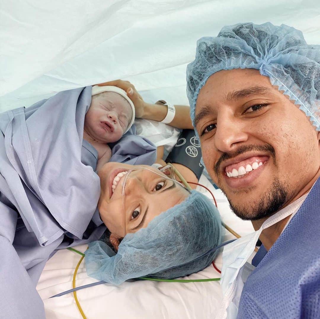 マルコス・アオアス・コレアのインスタグラム：「Enrico Cabrino Corrêa 06.12.2019 🤩 E o molecão chegou, parabéns mamãe @carolcabrino você é a nossa guerreira! Que alegria, quanta emoção, obrigado papai do céu por mais essa benção em nossas vidas. 🙏🏽」
