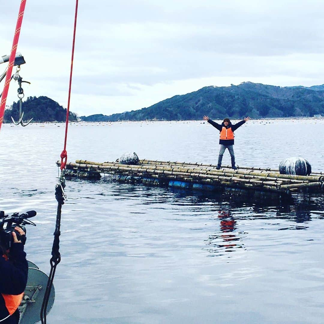 杉浦太陽さんのインスタグラム写真 - (杉浦太陽Instagram)「岩手県！  海の上でポツーンw  雪国も体験してきたよ^ - ^  密度の濃い岩手県ロケw(^^) @sugiurataiyou_official  #岩手県 #久慈市 #山田町 #岩手県を駆け巡り」12月7日 20時46分 - sugiurataiyou_official