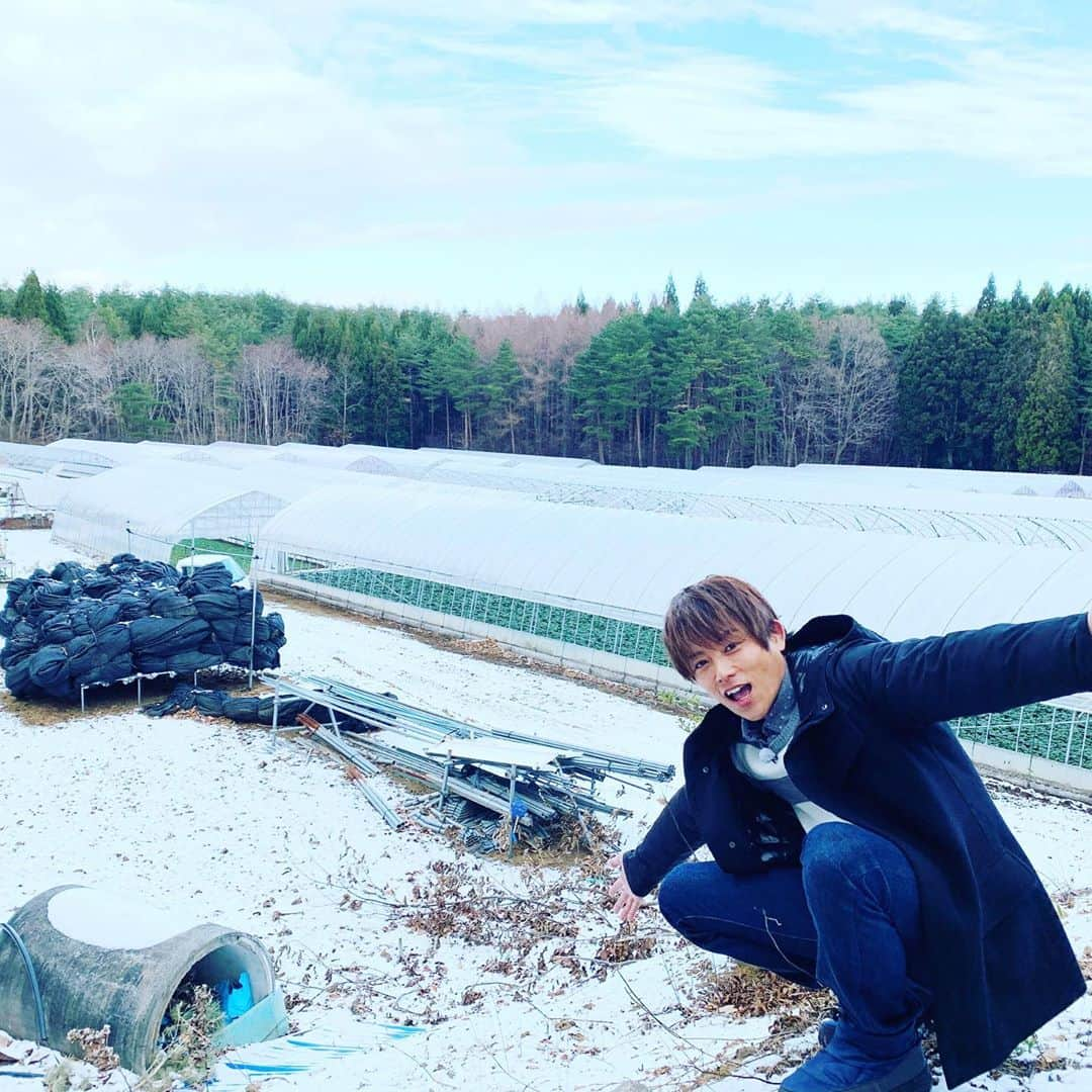 杉浦太陽さんのインスタグラム写真 - (杉浦太陽Instagram)「岩手県！  海の上でポツーンw  雪国も体験してきたよ^ - ^  密度の濃い岩手県ロケw(^^) @sugiurataiyou_official  #岩手県 #久慈市 #山田町 #岩手県を駆け巡り」12月7日 20時46分 - sugiurataiyou_official