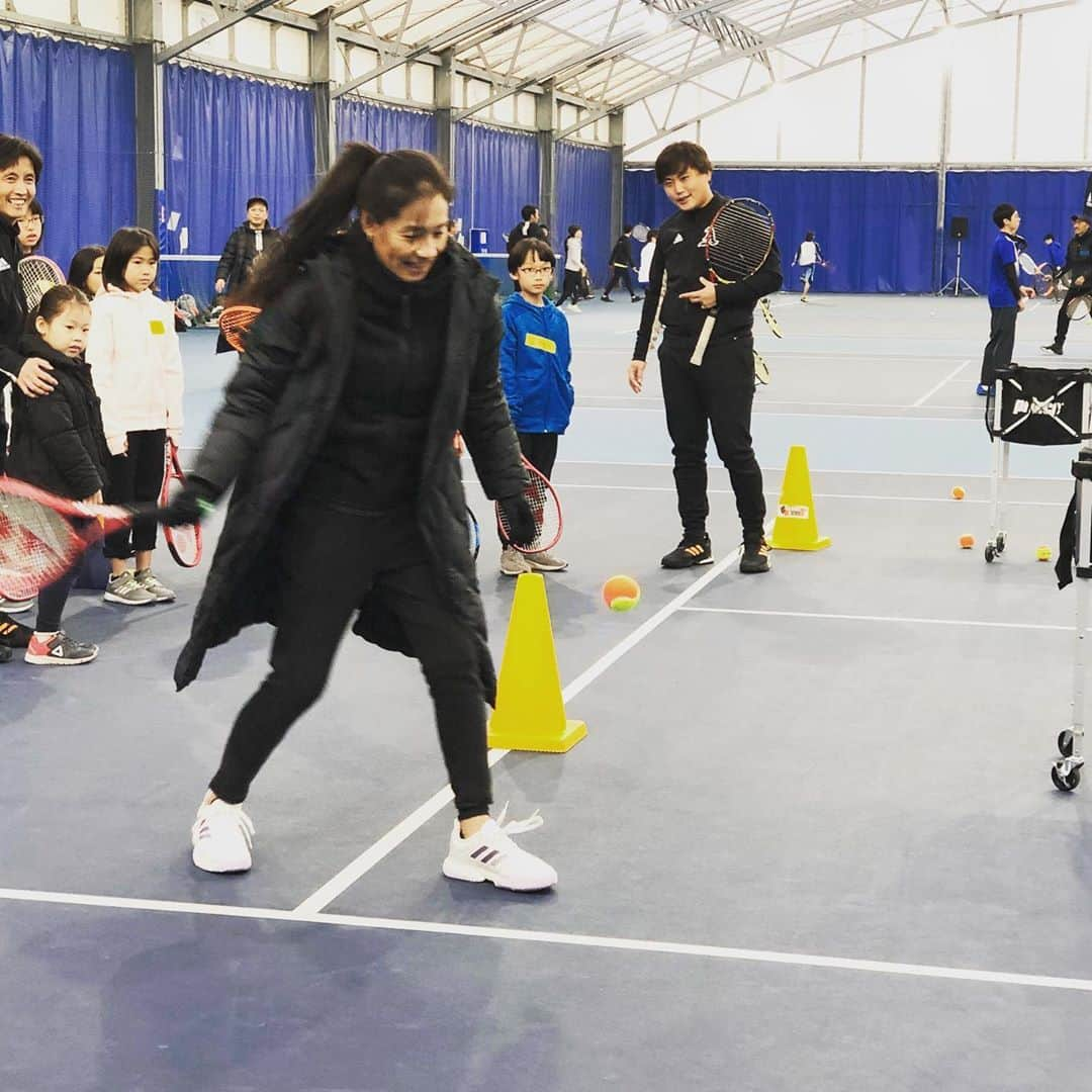 伊達公子さんのインスタグラム写真 - (伊達公子Instagram)「adidasイベント スポル品川大井町でありました。 久々にadidas teamに会いました。 MCのケチャップさんにも！ 参加された子どもたち、皆さんと楽しいひと時でした。 #伊達公子  #kimikodate  #テニス #テニスプレーヤー #テニスプレイヤー  #tennis  #tennisplayer  #instatennis  #instasports  #アディダス  #adidas  #adidasjapan  #アディダスジャパン  #adidastennis  #アディダステニス  #内山靖崇  #穂積絵莉  #加藤未唯  #吉富愛子  #ケチャップさん」12月7日 21時17分 - kimiko.date