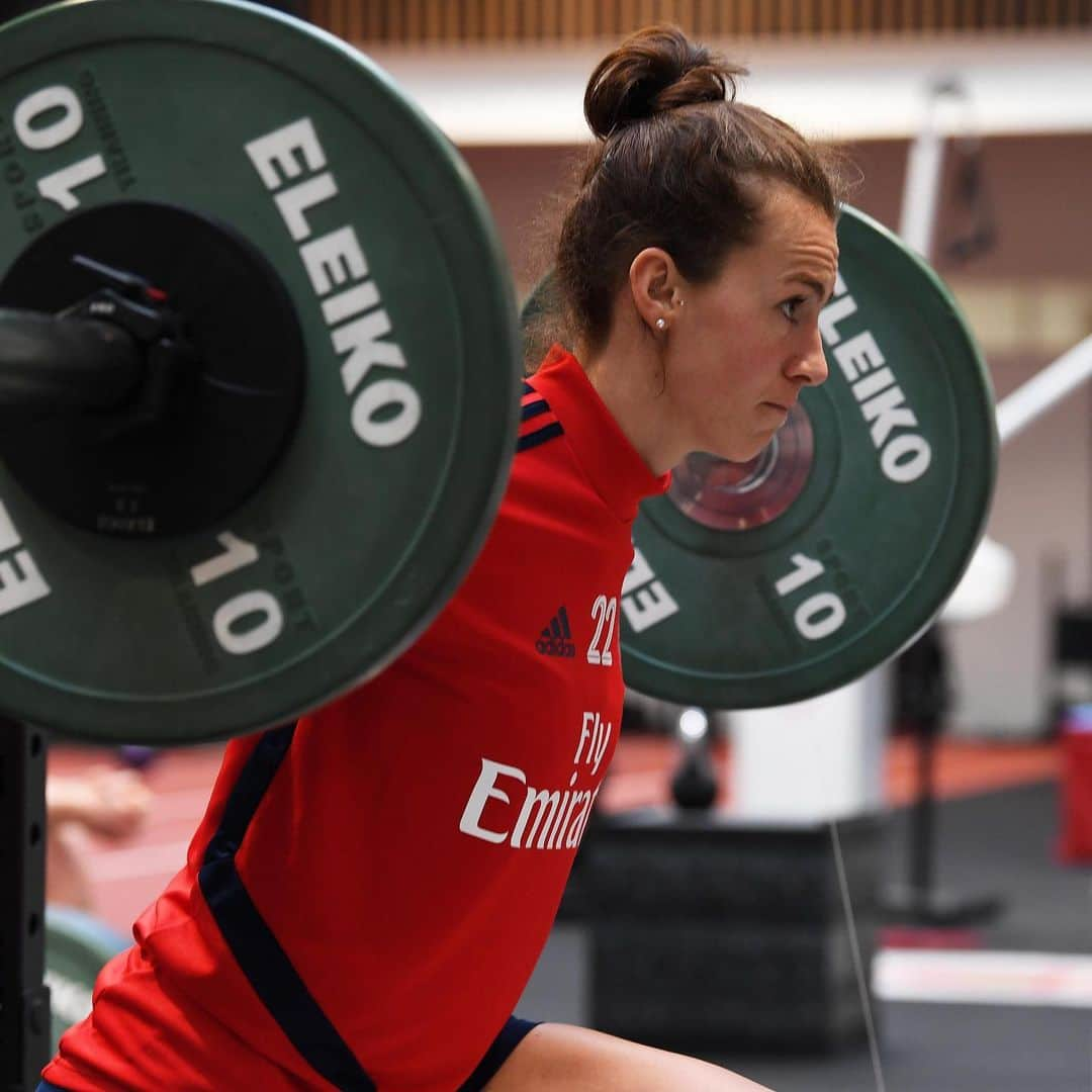 Arsenal Ladiesさんのインスタグラム写真 - (Arsenal LadiesInstagram)「🏋️‍♀️ GYM WORK 🏋️‍♀️ @readingwomenfc 🔜」12月7日 21時29分 - arsenalwfc