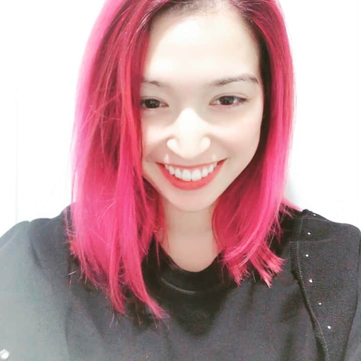 のインスタグラム：「やったぜ😍  #pinkhair #pinkombre #pinkombrehair #ピンク #ピンクヘア #リタッチ #masashikonno #brownshairsalon #西荻窪 #ブラウンズヘアサロン #hair #hairstyle #fun #vampire #vampirehair #tokyo #japan」