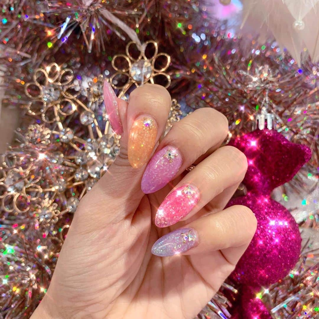 今田惟吹さんのインスタグラム写真 - (今田惟吹Instagram)「Comment ⬇︎ rainbow 🌈🧡💗 emoji! Because that’s my mood for Christmas 🥰🎁💕 Thank u for always amaze me @chinapoooo love u 💅🏻💕」12月7日 21時34分 - ibuki.japan