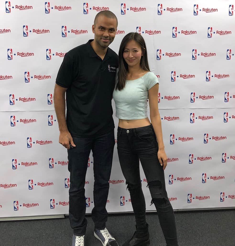 宮河マヤさんのインスタグラム写真 - (宮河マヤInstagram)「Greatful for this wonderful opportunity! Thank you Tony😊 来日中の元NBA選手、レジェンドのトニー・パーカー氏にお会いする事が出来ました！﻿ ﻿ フランス国籍の彼ですが、母親はオランダ人🇳🇱まさかの共通点に二人で盛り上がり。（同じミックス！） とっても気さくで優しい方でした🙏😊🏀 ﻿ ﻿ Hope you enjoy the rest of your stay here!🇯🇵🍣：）﻿ ﻿ Thank you @nba @rakuten for organizing all these spectacular events✨🔥﻿ ﻿  #nba #tonyparker #トニーパーカー #basketball #バスケ」12月7日 21時54分 - maya_m0901