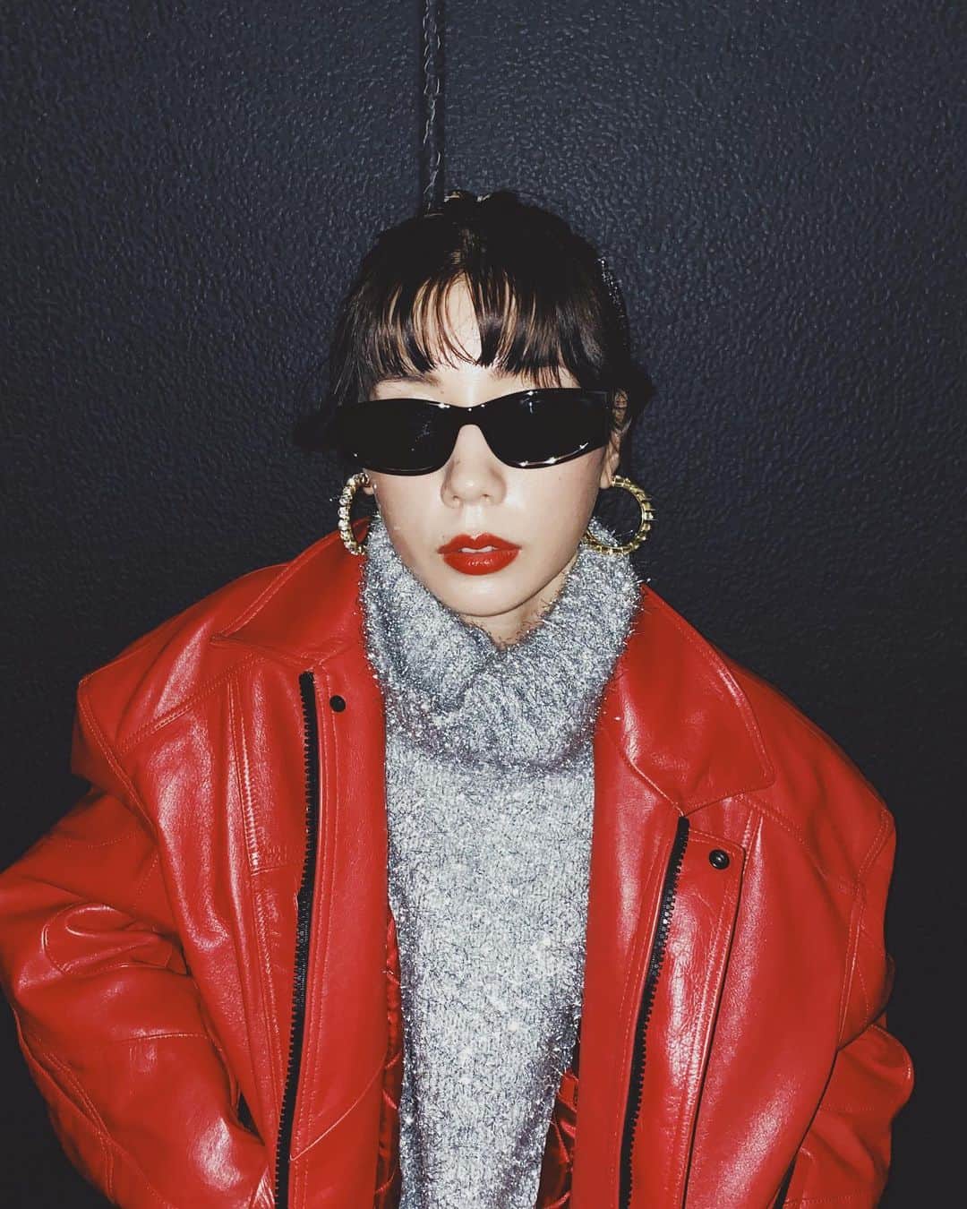 仲里依紗さんのインスタグラム写真 - (仲里依紗Instagram)「30歳になった自分にお祝い的な感じで買った真っ赤なライダース❤️❤️❤️ 大切に着よう🥰」12月7日 22時12分 - riisa1018naka