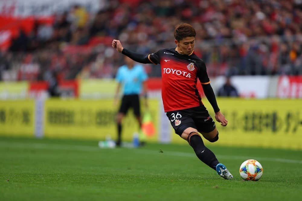 のインスタグラム：「『2019シーズン最終戦』 今日もたくさんの応援ありがとうございました。 最後の最後までファミリーの皆さんの期待に応えることができなかったことに、不甲斐ない気持ちでいっぱいです。 苦しい状況が長く続きましたが、皆さんの声援が大きな力となりました。 本当にありがとうございました。 この悔しさは来シーズン、絶対に晴らす！ #grampus  #太田宏介」