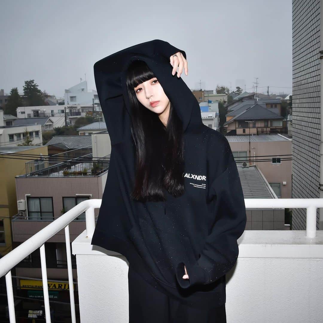 のインスタグラム：「[ALEXANDROS]VIPツアー九州GOODS﻿ 夏フェスグッズに引き続きモデルさせていただきました。﻿ ありがとうございました🕊 @alexandros_official_insta #ALEXANDROS #VIPツアー九州」