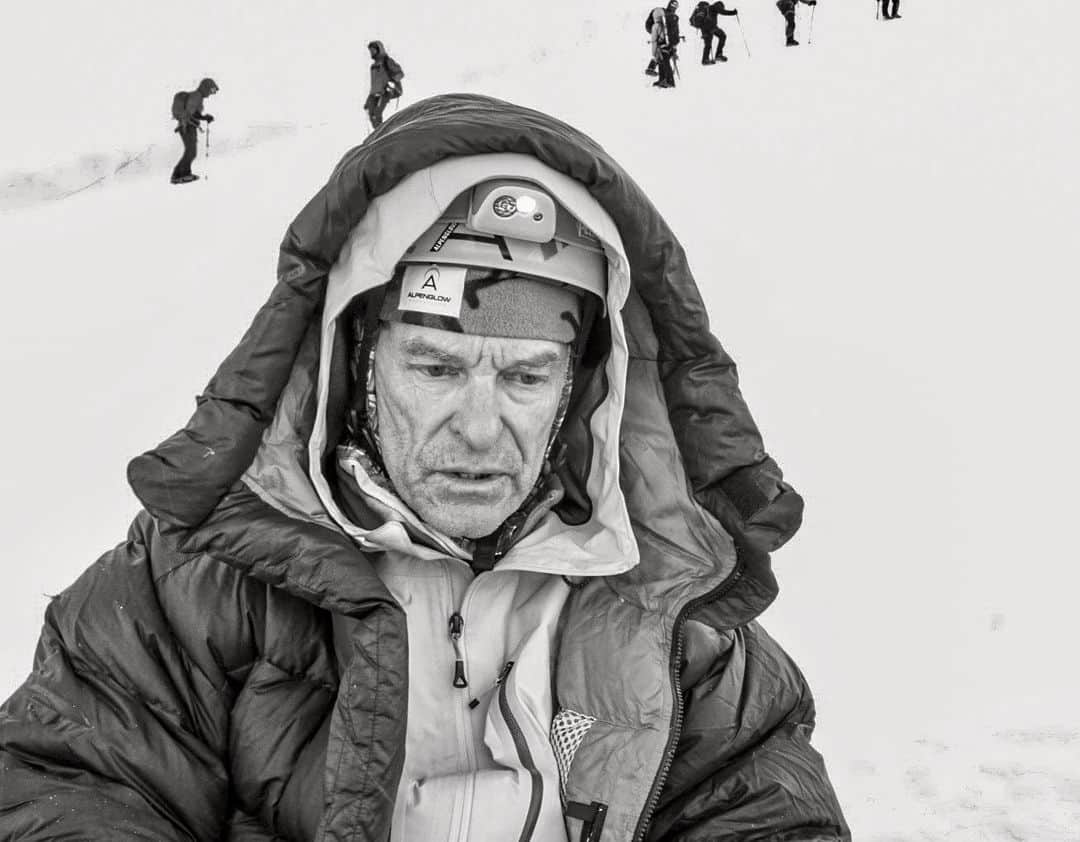 エミリー・ハリントンのインスタグラム：「“I don’t think I can do it. I didn’t train hard enough. I don’t feel strong.” Said @timnharrington at 10:30pm 2 nights ago. It was our summit bid on Cayambe (18,996ft) in Ecuador - a trip we had been planning for over a year. My dad had trained for months, hiking up Mount Sanitas with 30 lbs in his pack and grinding on the stair master at the climbing gym. “Dad, it’s 10:30 pm and you just had a cup of coffee and breakfast. What the hell else are you gonna do tonight if you don’t try?” He was massively intimidated. At age 64, he was by far the weakest of the group. The acclimatization hikes were tiring and made his knees ache. He had a hard time sleeping at the hut which was at 15,000ft.  He was exhausted. The idea of climbing 4,000 vertical feet in the middle of the night in the rain was nothing short of daunting and seemingly impossible. “Ok I’ll try.” He reluctantly agreed.  An hour and a half later, at the toe of the glacier, he said “I think this is the end for me.” “Do you really want to hike down in the middle of the night?” Adrian asked.  That was the last time my dad mentioned giving up. Another 8 hours later and he stood on top of Cayambe. It was by far the hardest thing he’d ever done.  The deepest he’s ever had to dig. The most proud/scared/emotional day we’ve ever spent together.  We all thought he couldn’t do it, especially him. I had been there so many times. In that dark place of self doubt when everything feels impossible and failure is imminent. But that place can be comforting as well because there’s only one thing left to do: try. No strings attached. No expectations. Just try.  That’s what he did and it was truly inspiring to witness. Congratulations Dad! I still can’t believe you did it but you did and it was epic and awesome. Thanks for showing us all what’s possible when you just go out there and try 💕  Huge, massive thanks to @christian_llivicura for being a true ⭐️ of a guide, to @adrianballinger for being the most patient boyfriend who ever lived, @lmkennedy for your perpetual positivity and support, and the entire @alpenglowexpeditions crew & team for all the ❤️. You all made the day so special.  Now....vamos a la playa 🏝 !」