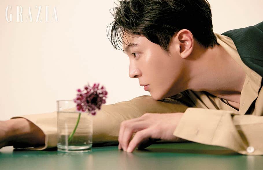 のインスタグラム：「Joo Won @ zu.won_moon.jun.won For Grazia Magazine December Issue 💛 . . . . .  #주원 #JooWon #문준원 #MoonJoonWon #koreanboy#맞팔 #셀스타그램 #셀카 #얼스타그램 #데일리 #선팔 #인스타그램  #l4l #f4f  #like4like #ootd  #おしゃれ #オシャレ #いいね返し #フォロー #韓国人 #韓国 #セルカ #自撮り #ファッション #フォロー」