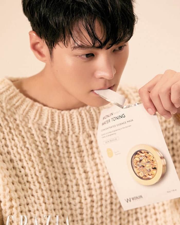 のインスタグラム：「Joo Won @ zu.won_moon.jun.won For Grazia Magazine December Issue 💛 . . . . .  #주원 #JooWon #문준원 #MoonJoonWon #koreanboy#맞팔 #셀스타그램 #셀카 #얼스타그램 #데일리 #선팔 #인스타그램  #l4l #f4f  #like4like #ootd  #おしゃれ #オシャレ #いいね返し #フォロー #韓国人 #韓国 #セルカ #自撮り #ファッション #フォロー」
