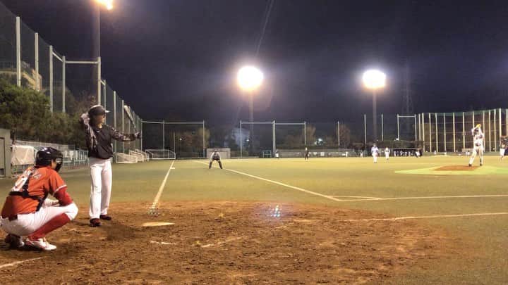 のインスタグラム：「. . 久々の草野球で ヒット打ちましたー⚾️✌️ やっぱり野球は最高ですね✨ . . #野球 #野球女子 #草野球 #ヒット #fitness #fitnessgirl #run #running #野球大好き #sports」