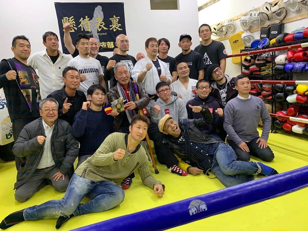 宇野薫のインスタグラム：「大道塾吉祥寺15周年記念 イベントで加藤清尚さんと エキシビジョンマッチを しました。 加藤さんありがとうございました。  飯村さん 大道塾吉祥寺15周年 おめでとうございます。 今後ともご指導よろしく お願いいたします！」