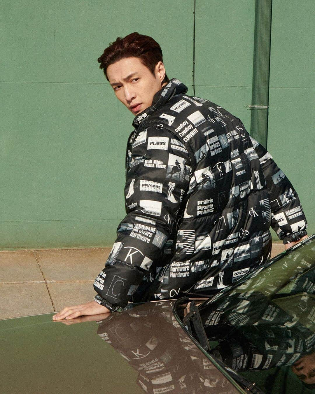 Calvin Kleinさんのインスタグラム写真 - (Calvin KleinInstagram)「Rear view #MYCALVINS 🔁 @layzhang styles our #CALVINKLEINJEANS reversible down puffer jacket featuring detachable sleeves ⠀⠀⠀⠀⠀⠀⠀⠀⠀⠀⠀⠀⠀⠀⠀⠀⠀⠀⠀⠀ 📸: @theo123456 ⠀⠀⠀⠀⠀⠀⠀⠀⠀⠀⠀⠀⠀⠀⠀⠀⠀⠀⠀⠀ ⠀⠀⠀⠀⠀⠀⠀⠀⠀⠀⠀⠀⠀⠀⠀⠀⠀⠀⠀⠀ How do you style yours? Show us ▷ #MYCALVINS. ⠀⠀⠀⠀⠀⠀⠀⠀⠀⠀⠀⠀⠀⠀⠀⠀⠀⠀⠀⠀ Tap to shop:  Reversible Down Puffer Jacket [ASIA]」12月7日 23時41分 - calvinklein