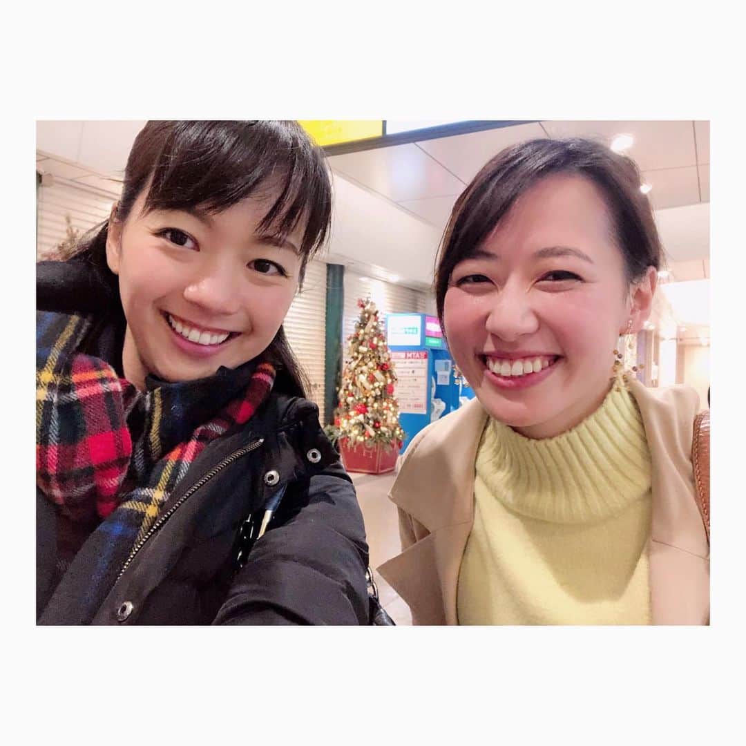 のインスタグラム：「. 先月、テレ朝の同期まやちゃんとご飯に行ってきました❤️ 入社1年目の時に一緒にアタック25出たのが懐かしい…✨ いつのまにかお互い27になりました(°_°) . #テレビ朝日 #テレ朝 #紀真耶 #アナウンサー #スーパーjチャンネル  #テレビ朝日系列 #同期 #アタック25 #新春アナウンサー大会」