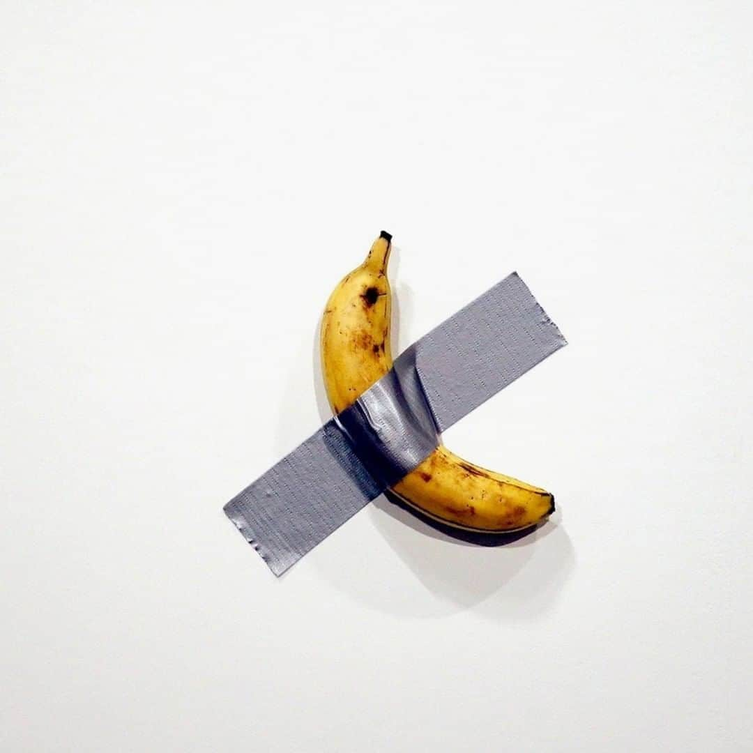 HYPEBEASTさんのインスタグラム写真 - (HYPEBEASTInstagram)「@hypebeastart: Duct-taped bananas are being sold for $120,000 USD each at #ArtBasel Miami Beach 2019. The mind behind the work of art is 59-year-old Italian artist @mauriziocattelan. The work’s first edition apparently came from a local Miami supermarket and sold to a Frenchman for $120,000 USD by @galerieperrotin, an international art gallery, according to Artnet.com. A second edition also sold to another Frenchman for the same price with a third edition reportedly sell for an even higher price at $150,000 USD. Click the link in our bio to learn more.⁠ Photo: Pixabay」12月8日 0時01分 - hypebeast