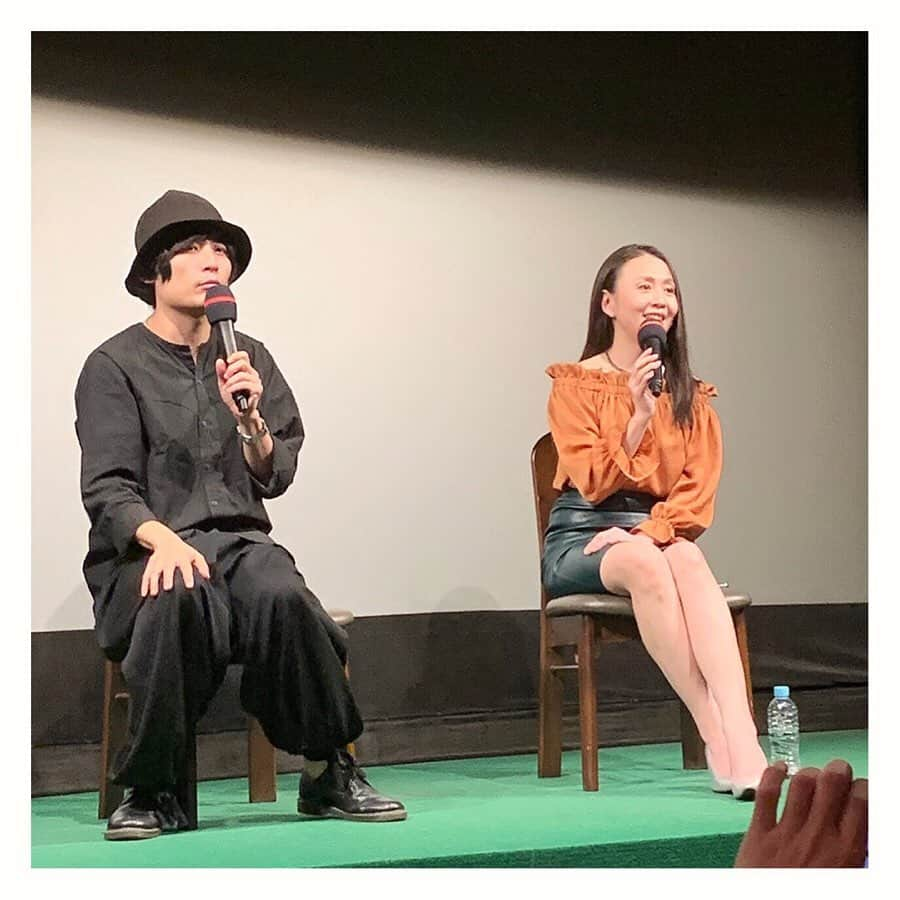 中原翔子さんのインスタグラム写真 - (中原翔子Instagram)「振り返り #Beppuブルーバード映画祭 ②  昨晩の森田さんからのご指名で、急遽MCを担当することとなった #ジェントル くんw そんなこんなで翌30（土）の『翔んで埼玉』上映後トークはジェンくんと私で行いました。沢山のお客様にご鑑賞いただき嬉しかったです😊  その後、今回の映画祭唯一の #ジャパンプレミア 『STAY』鑑賞。主演の #尚玄 さんとヒロインの美しさにウットリ😍こういったこれからの作品に出会えるのも映画祭の醍醐味✨  そして夜は #岡村照 館長によるウェルカムパーティー🥂大好きな #ブルボンヌ 姐さんほかショーも盛り沢山！大変楽しかったです…が、映画祭の夜はまだまだこれからなのでしたw その模様は #インスタストーリー にて！  つづくw  #actresslife #japaneseactress #filmfestival #beppu #別府ブルーバード劇場 #翔んで埼玉 #愛コンタクト #つながる」12月8日 0時01分 - showkonakahara