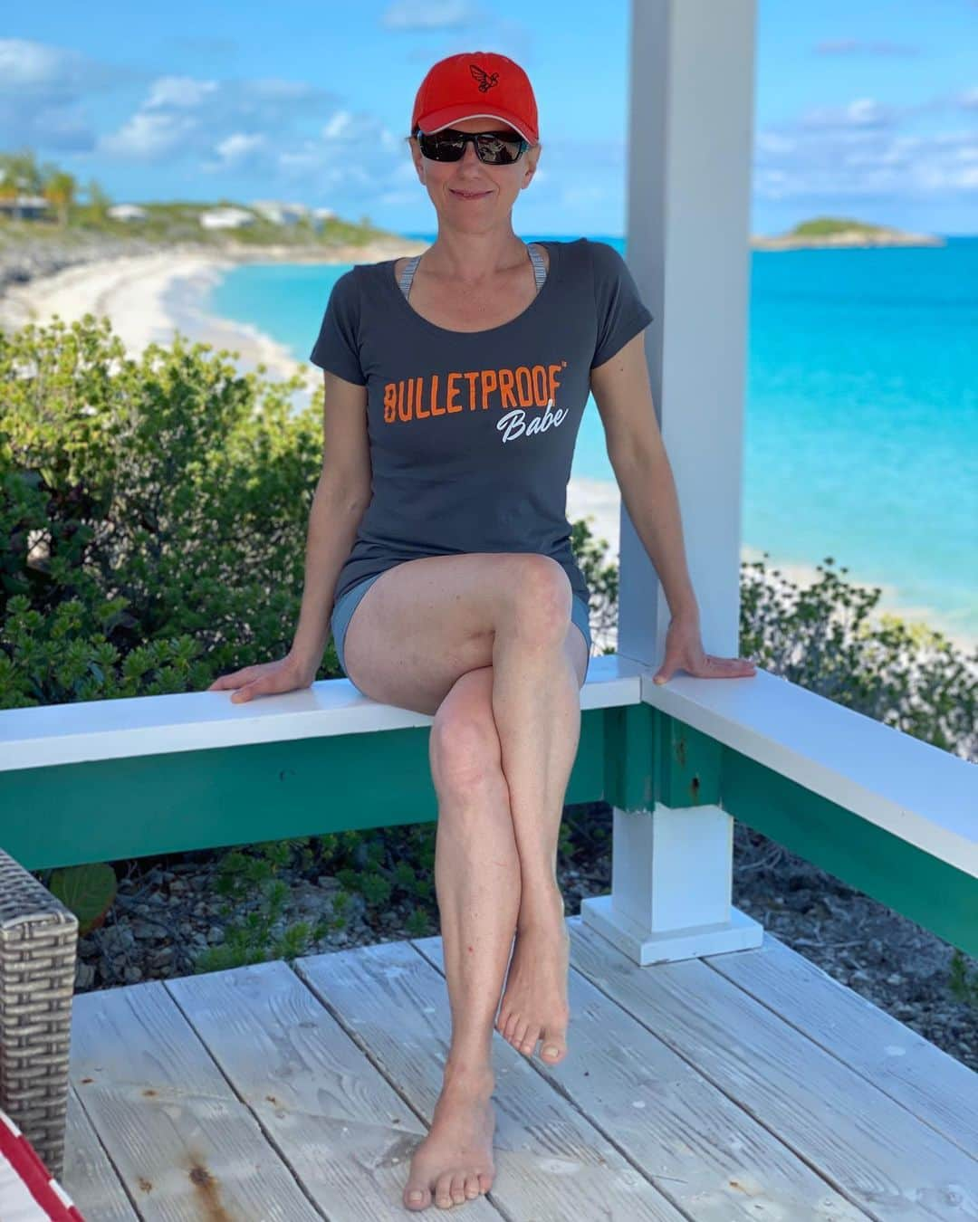 デイヴ・アスプリーさんのインスタグラム写真 - (デイヴ・アスプリーInstagram)「My lovely wife Dr. Lana broke out this shirt for our vacation in the Bahamas. I had forgotten that we made a couple dozen of these in the very early days of @bulletproof at the request of some dear friends and coffee lovers. I think she looks amazing in it and it’s the right description for her!🙏😎」12月8日 0時33分 - dave.asprey